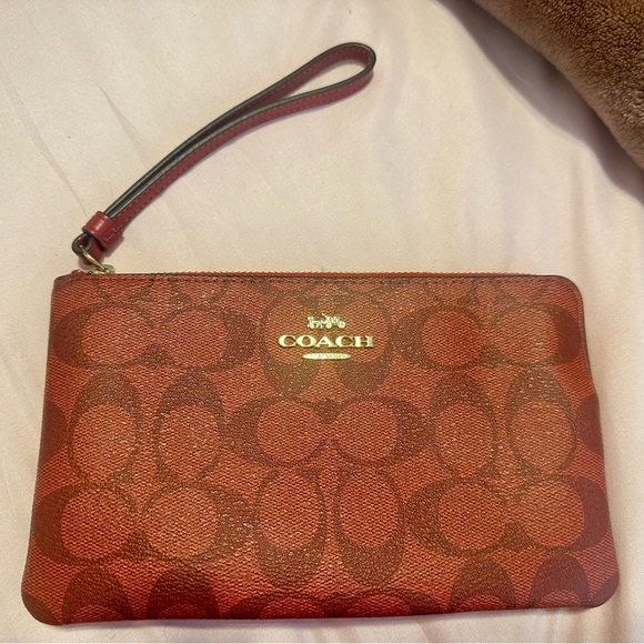 Coach Large Corner Zip Red Wristlet NWOT Sharp